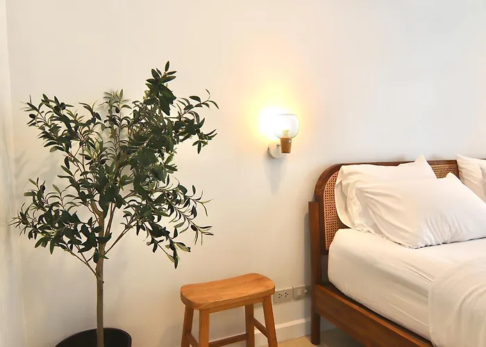 Beachfront Deluxe Pool Access Room One-Minute Walk To Wonnapha Beach Free Disney Plus