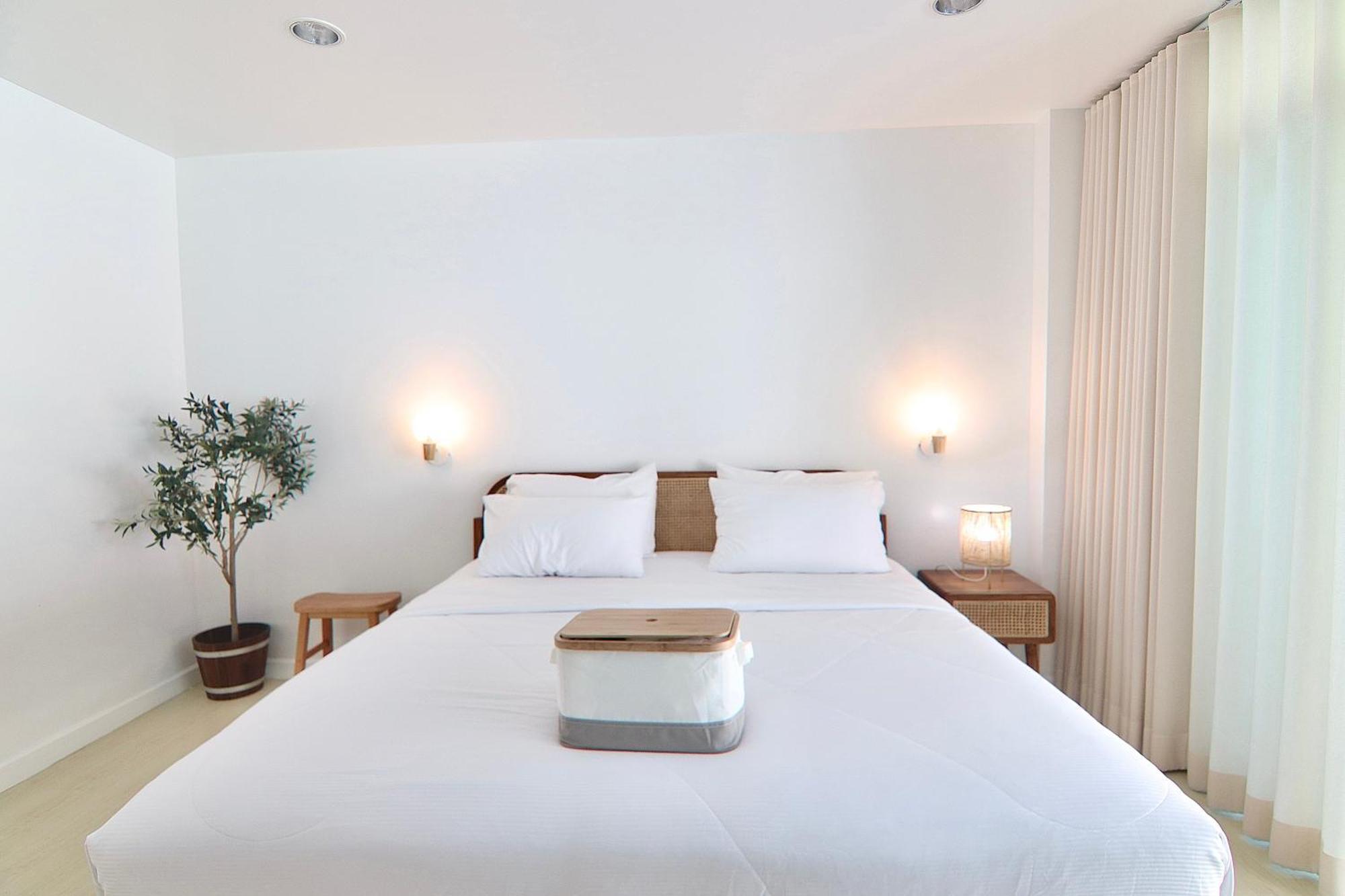 Beachfront Deluxe Pool Access One-minute Walk To Wonnapha Free