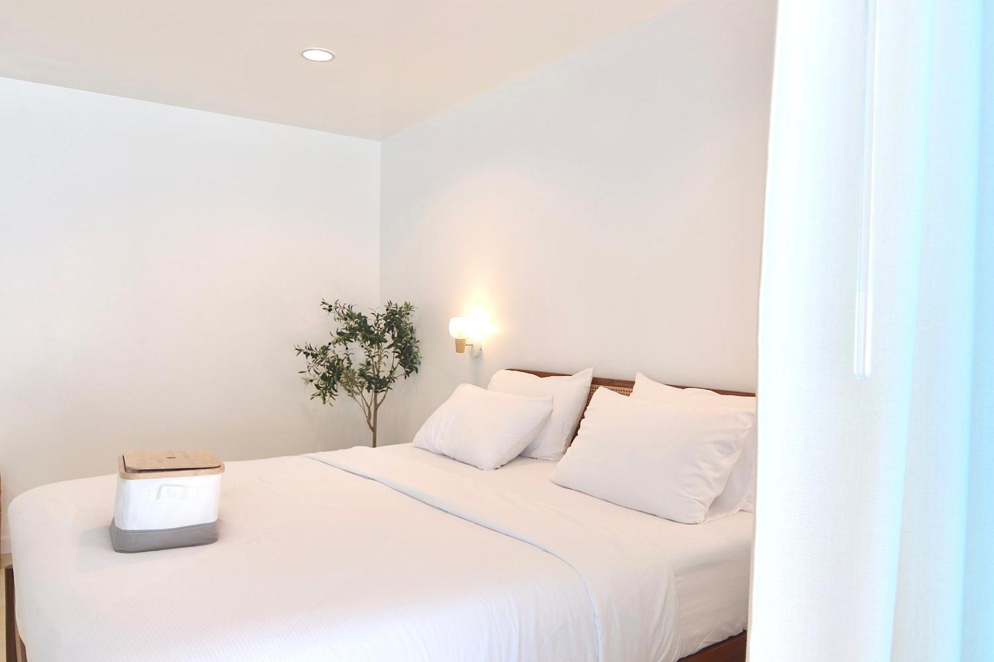 Beachfront Deluxe Pool Access One-minute Walk To Wonnapha Free Appartamento Bangsaen